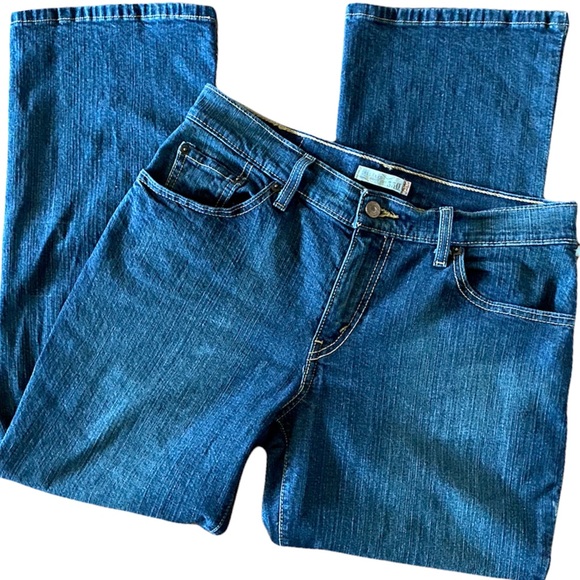 Levi’s , Women Denim Jeans , Levi’s Strauss & Co. Womens Jeans, Straight Jeans - Picture 2 of 16